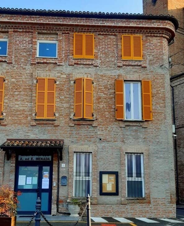 L'ingresso principale della Casa Menada
